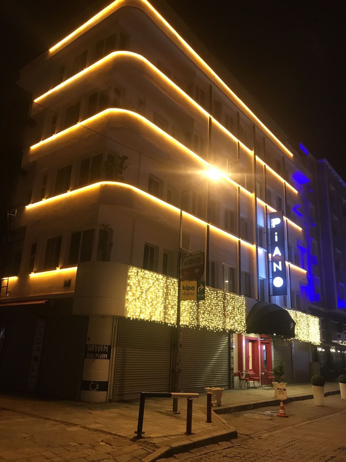 Piano Hotel